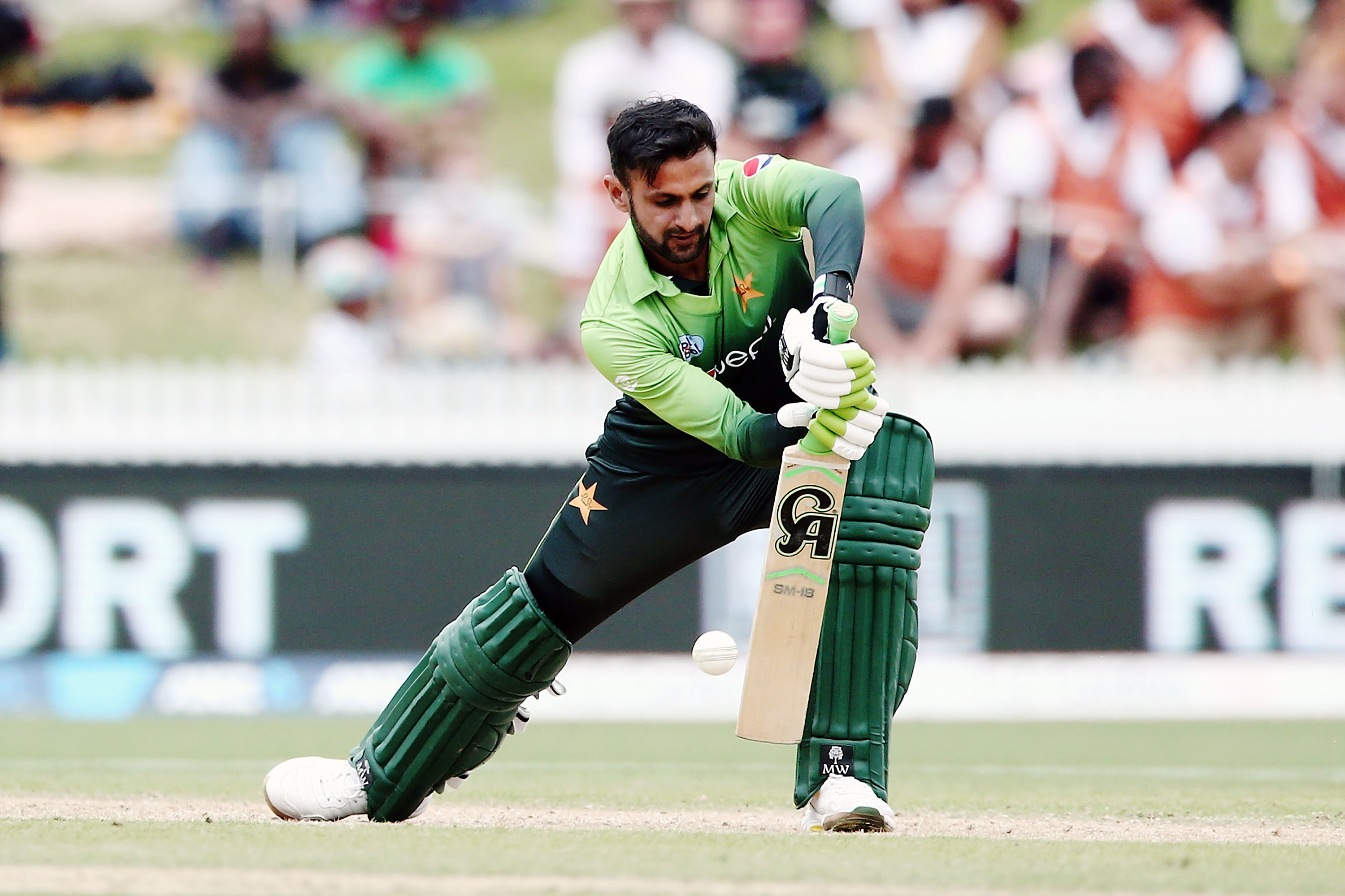 VIDEO | Umpire takes SIX minutes to come up with run-out decision despite Shoaib Malik walking off instantly