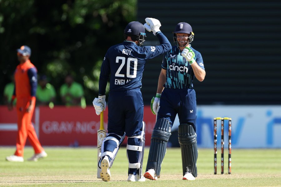 WATCH | Jos Buttler 'no mercy' six on double-bounce delivery