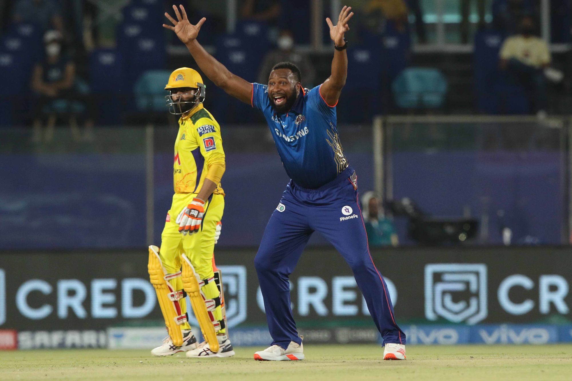 Pollard scares umpire to give out