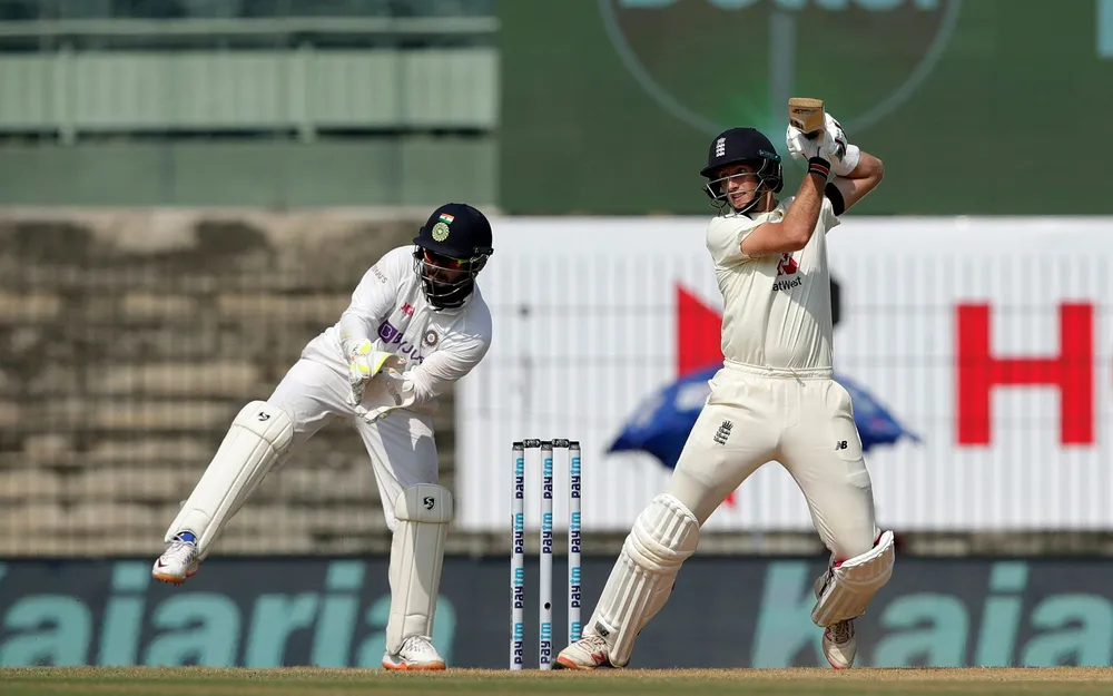Twitter reacts as a 'Pantastic' throw from Rishabh gifts England a boundary
