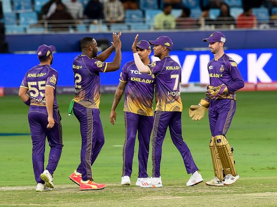 ILT20 | Twitter in splits after reckless Usman Khan forgets rules to smash bails instead of ball