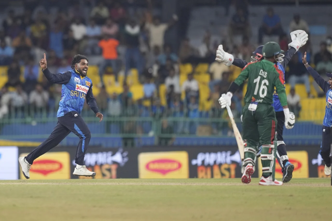 Asia Cup | Twitter reacts as Jaker Ali has lucky escape after bails disagree to come off stumps